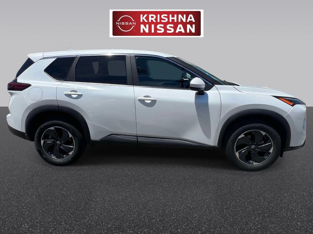 Used 2024 Nissan Rogue SV AWD/4WD image 4