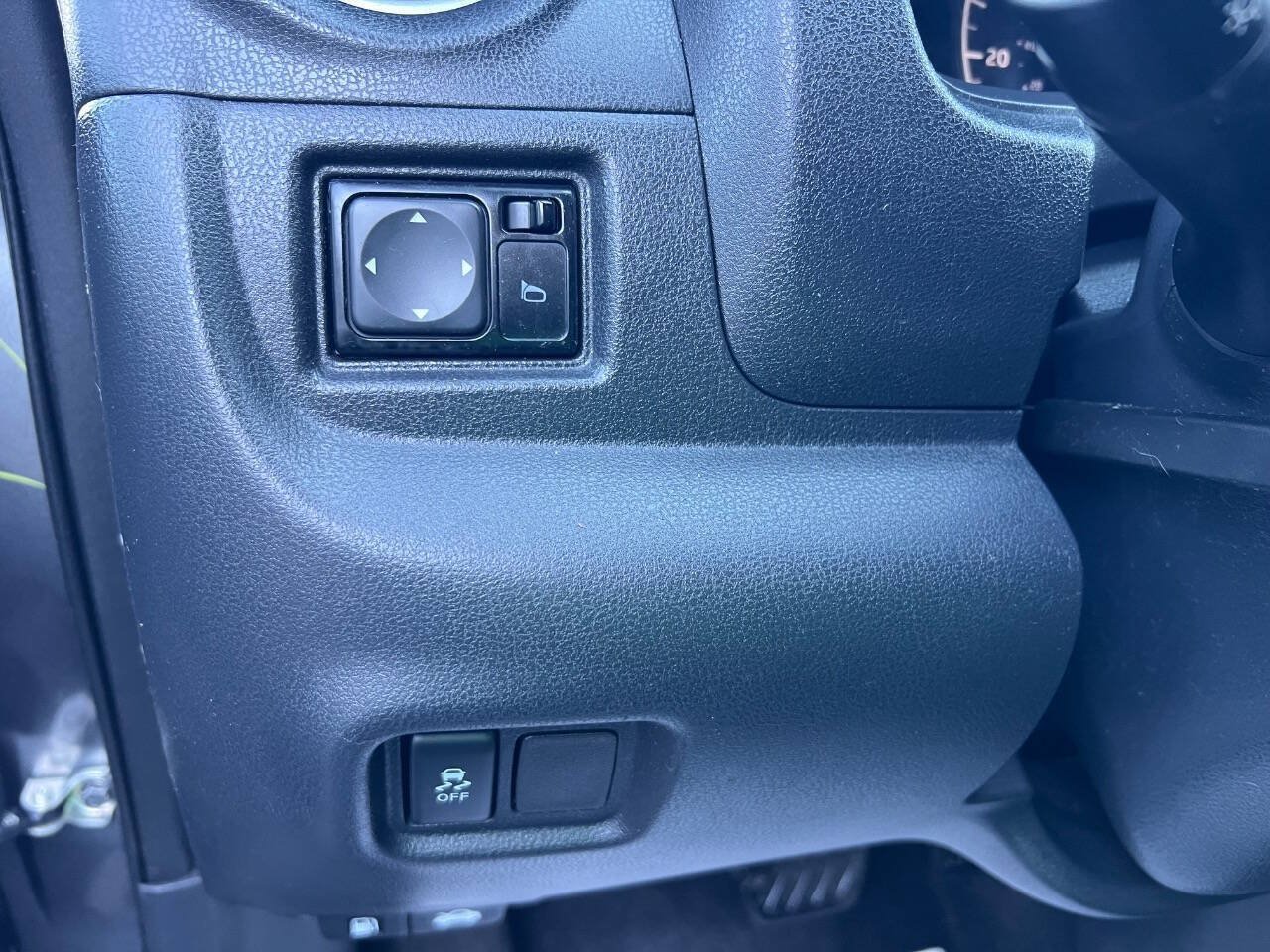 Used 2017 Nissan Versa Note SV FWD image 22