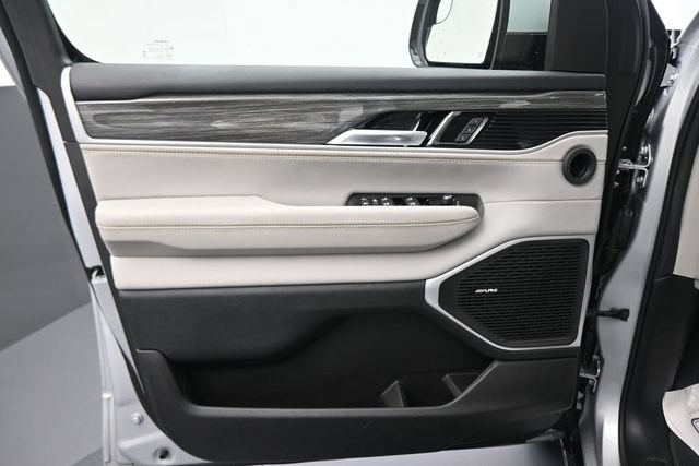 Used 2022 Jeep Wagoneer Series II AWD/4WD image 28
