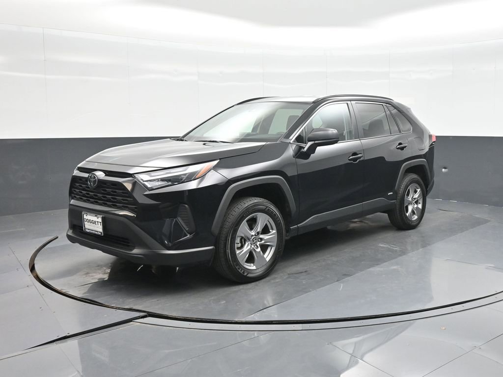 Used 2025 Toyota RAV4 LE image 17