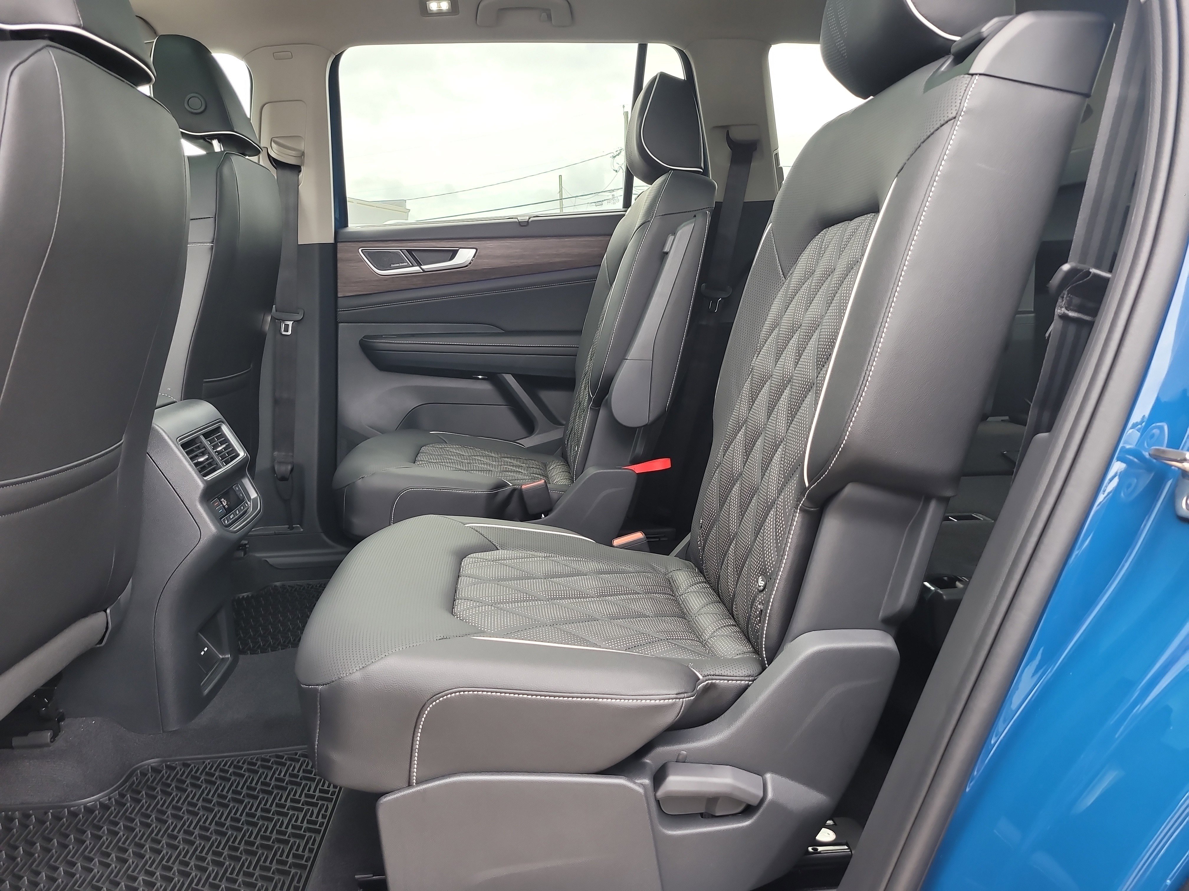 New 2026 Volkswagen Atlas SEL Premium R-Line image 12