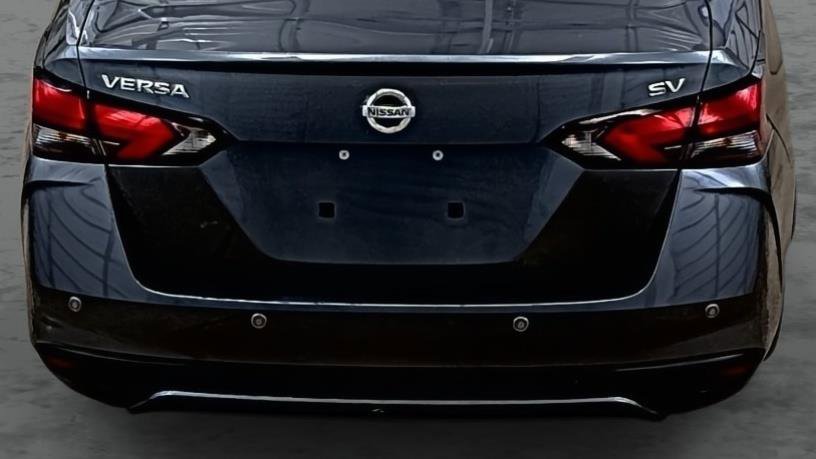 Used 2022 Nissan Versa SV image 11
