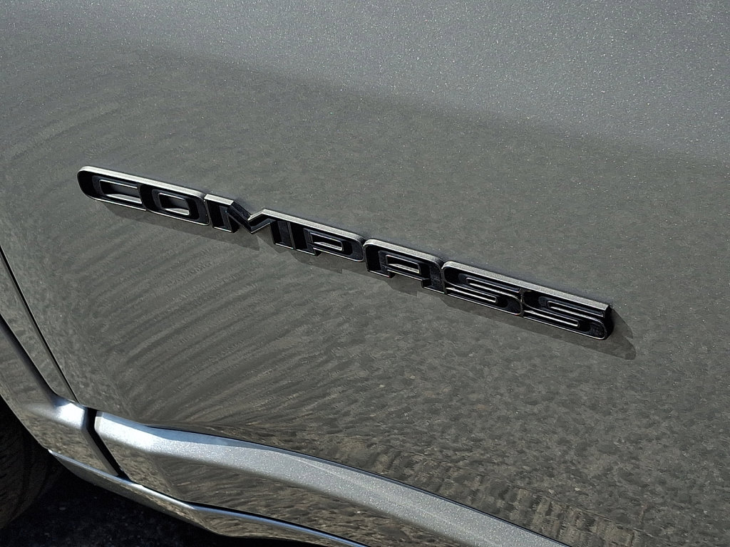 Used 2023 Jeep Compass High Altitude image 16