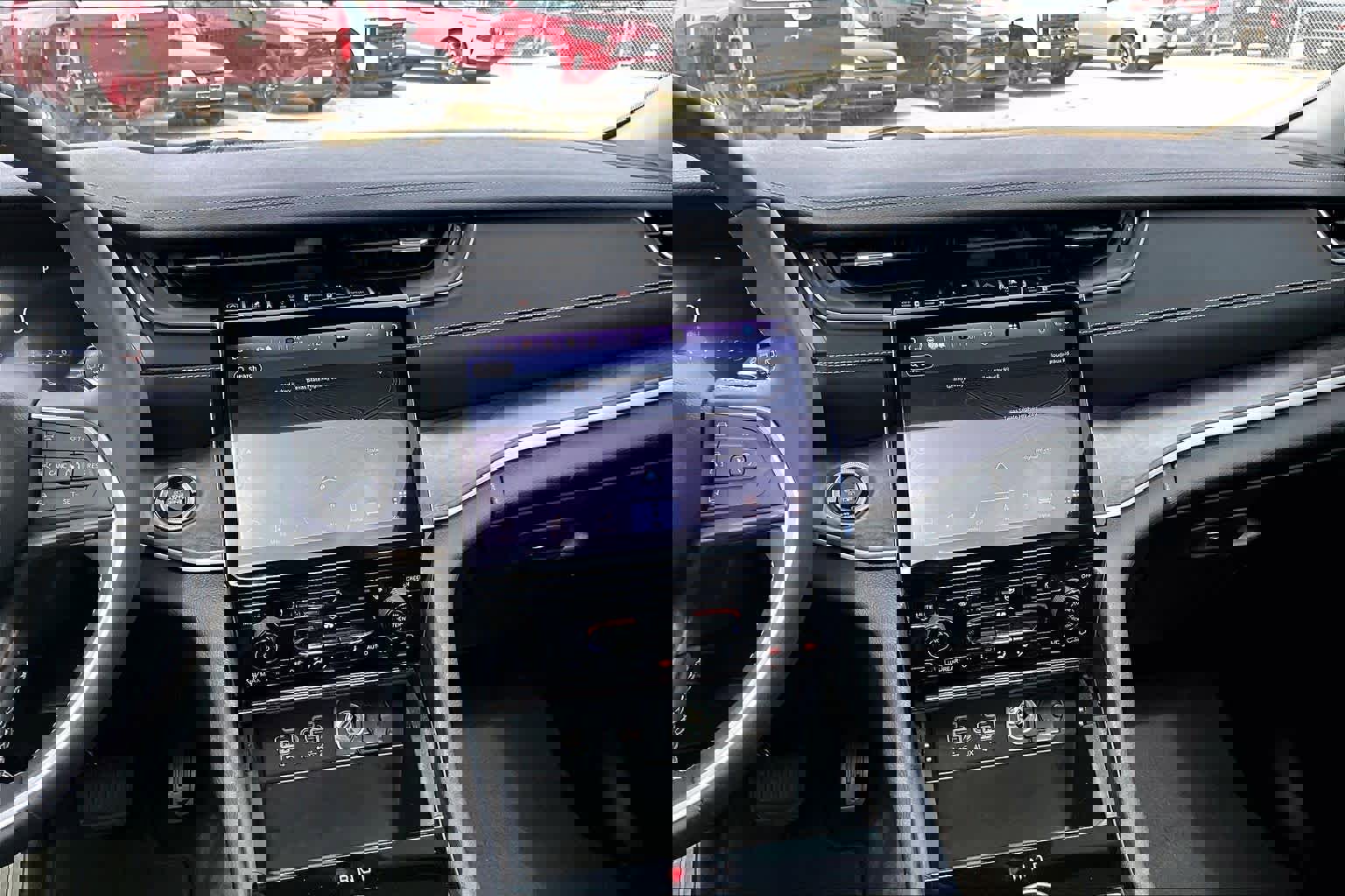 Used 2023 Jeep Grand Cherokee Limited image 7