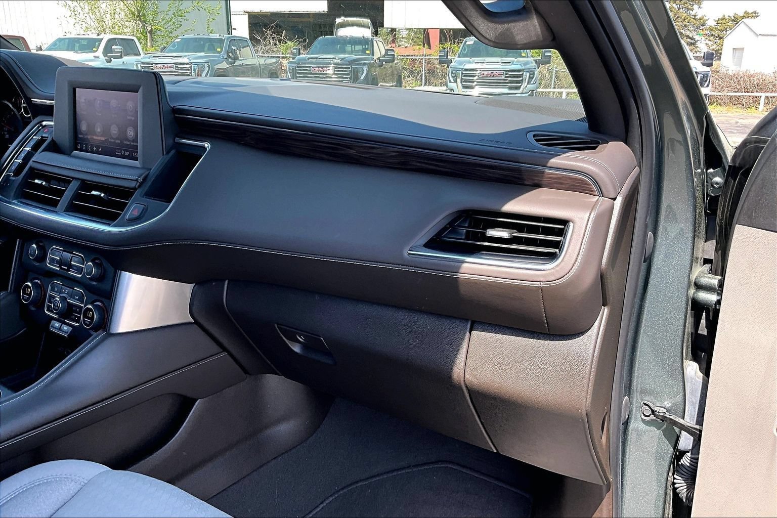 Used 2023 Chevrolet Tahoe LS AWD/4WD image 16