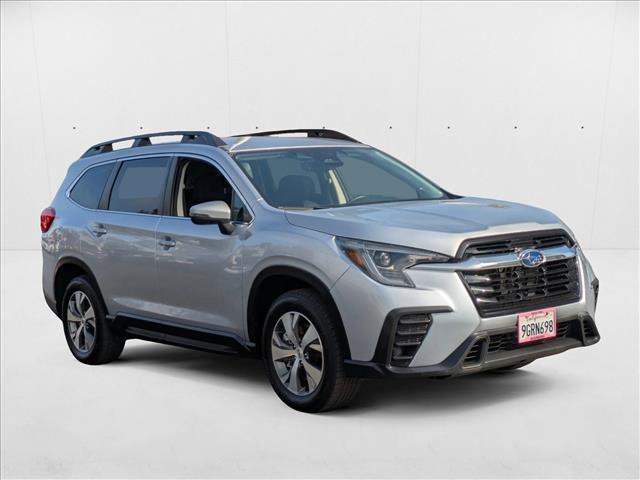 Used 2023 Subaru Ascent Premium w/ Convenience Package image 3
