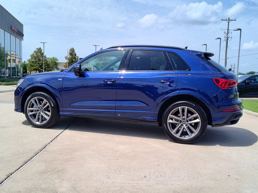 Certified 2025 Audi Q3 2.0T Premium w/ Convenience Package AWD/4WD image 5