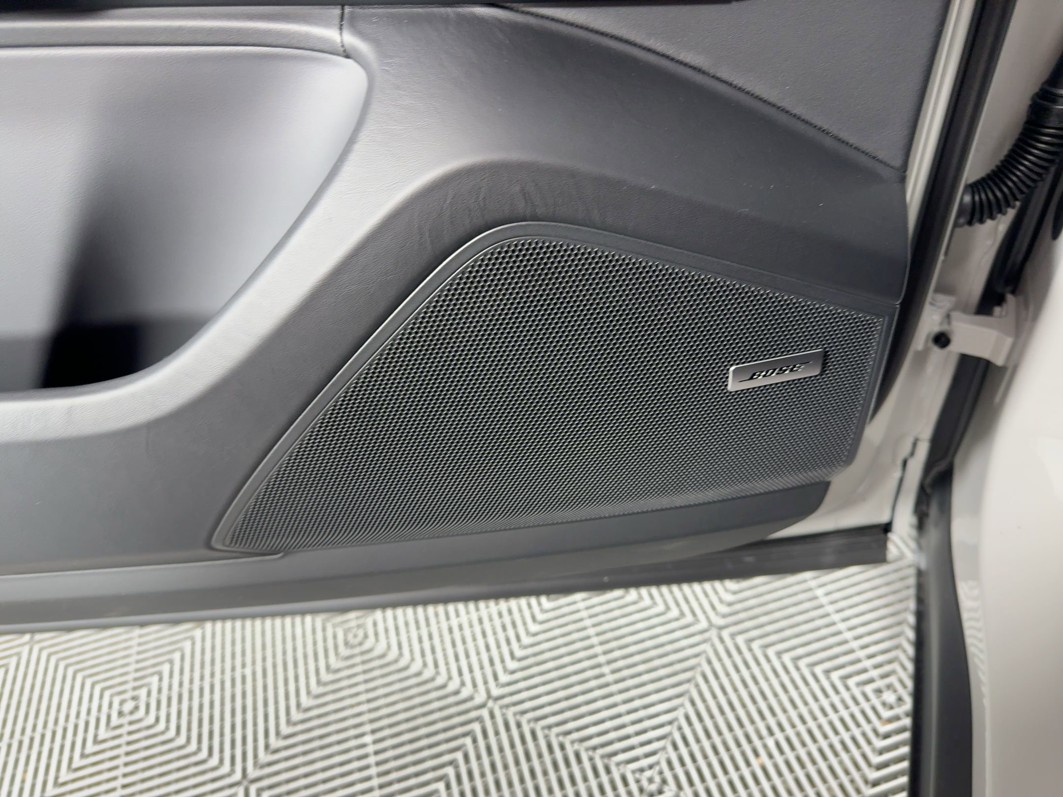 New 2026 Porsche Cayenne Turbo image 22