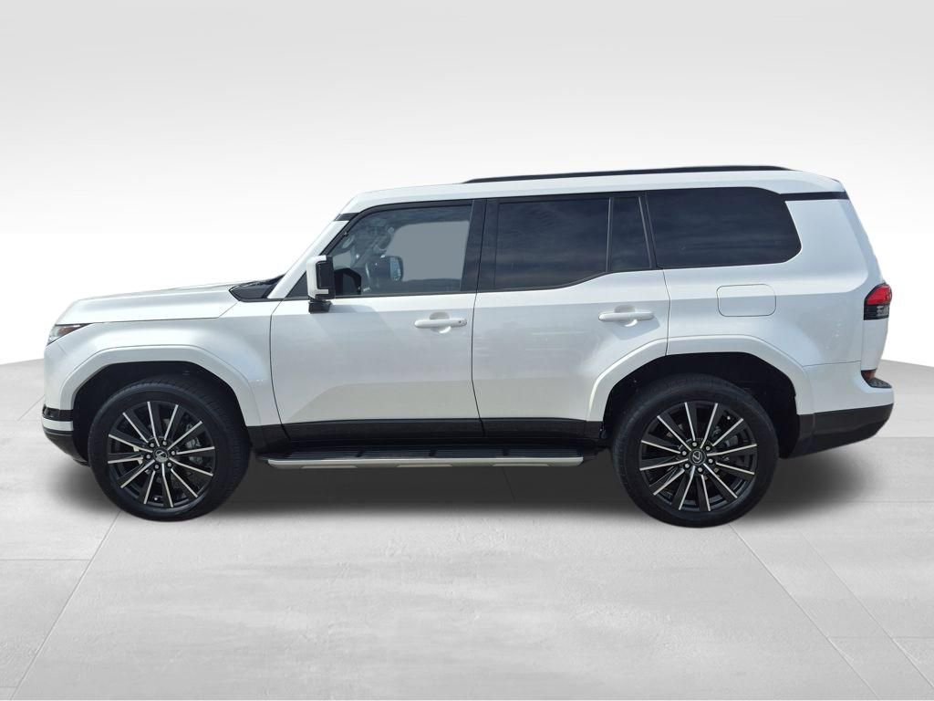 Used 2024 Lexus GX 550 w/ Accessory Package (Z1) AWD/4WD image 3