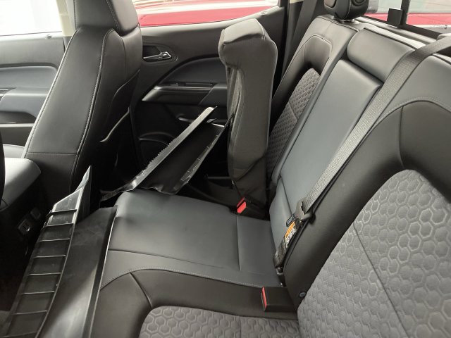 Used 2022 Chevrolet Colorado Z71 w/ Z71 Midnight Edition AWD/4WD image 4