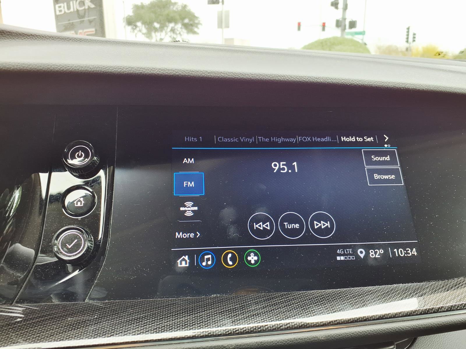 Used 2023 Buick Envision Preferred image 21