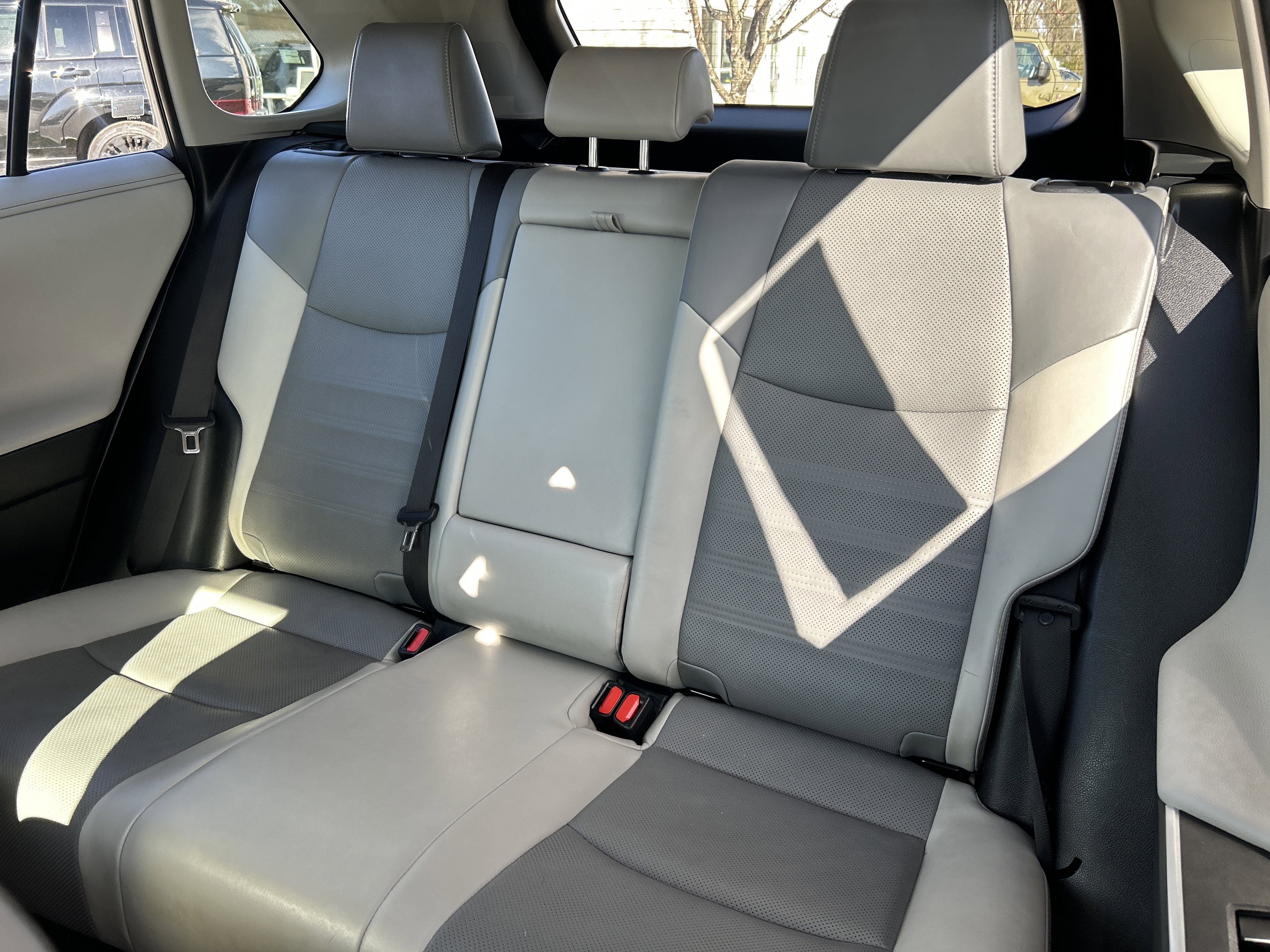 Used 2019 Toyota RAV4 Limited w/ Cold Weather Package AWD/4WD image 24