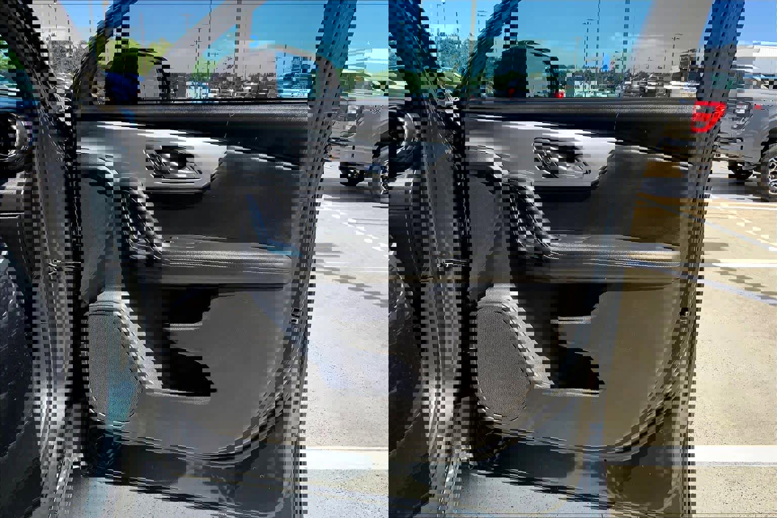 Used 2019 Chevrolet Blazer LT FWD image 21