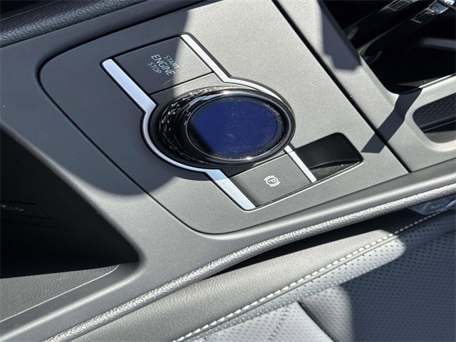 New 2025 Volkswagen Tiguan SE image 27