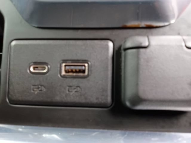 Used 2020 GMC Sierra 1500 SLT RWD image 12