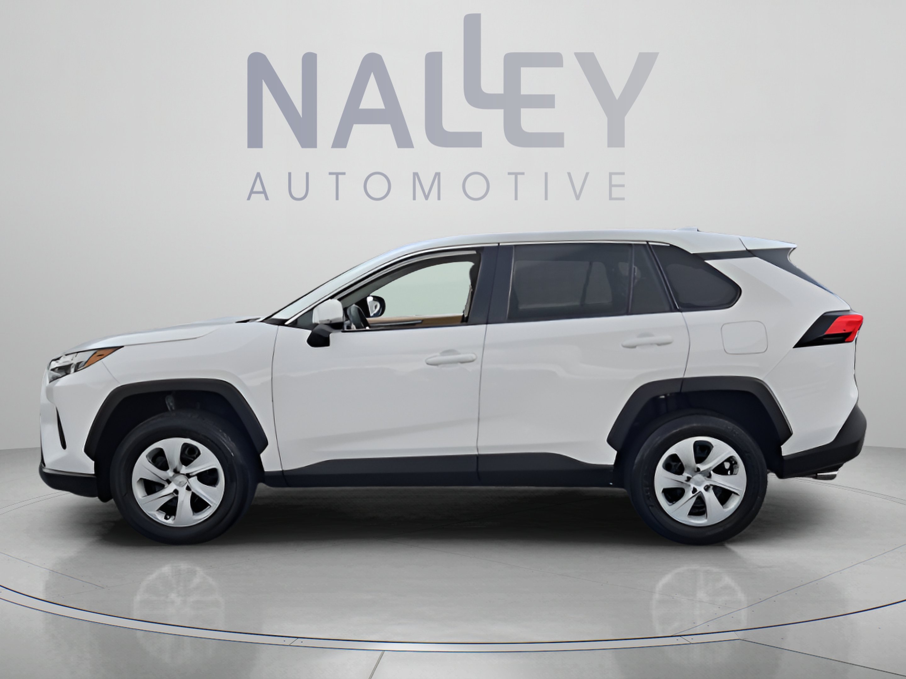 Used 2024 Toyota RAV4 LE FWD image 2
