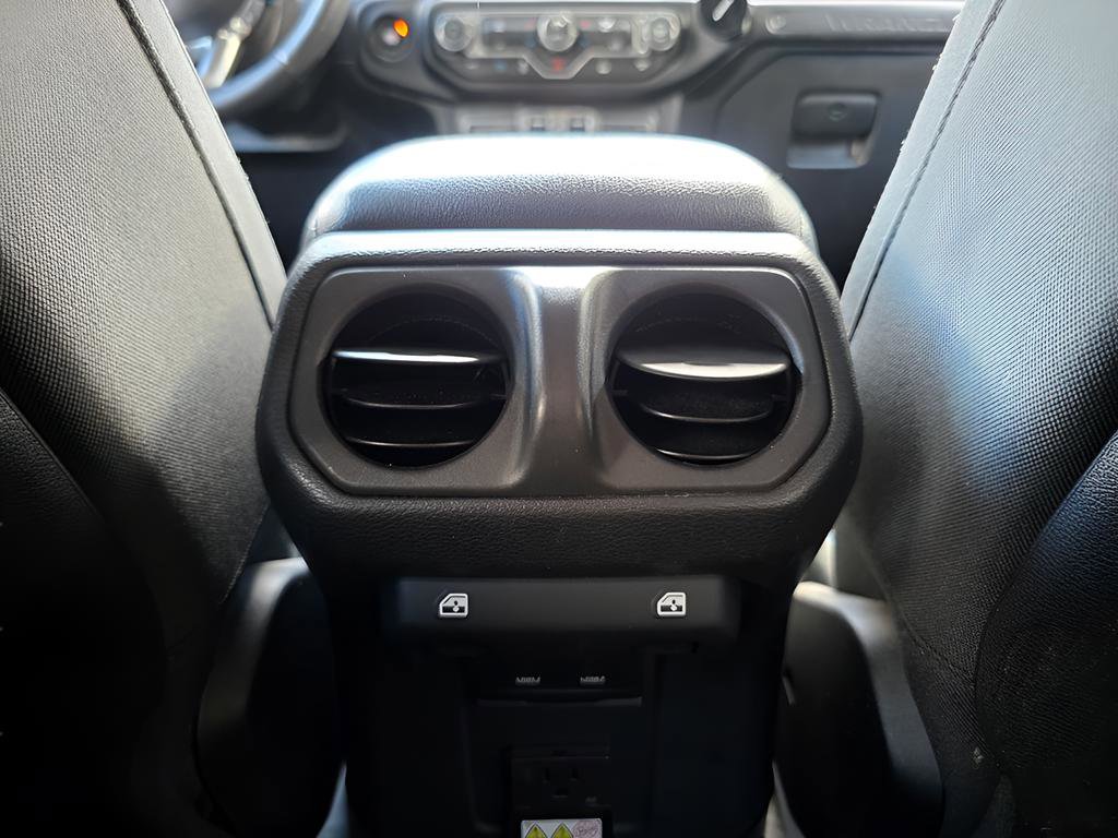 Used 2022 Jeep Wrangler Unlimited Rubicon 4xe image 16