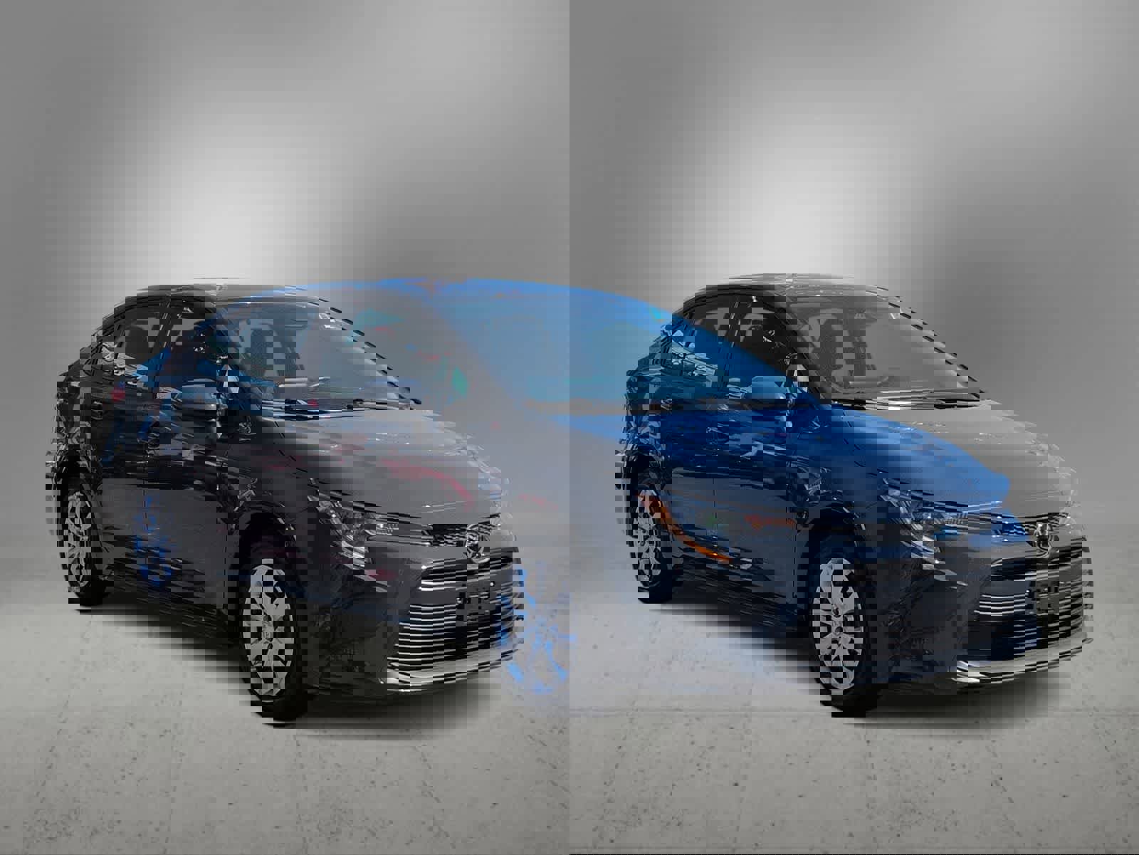 Used 2024 Toyota Corolla LE image 2