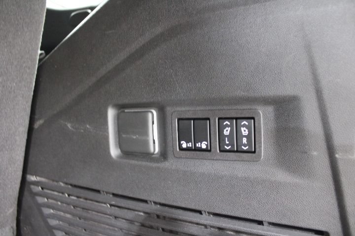 Used 2023 Chevrolet Tahoe RST w/ Luxury Package AWD/4WD image 16