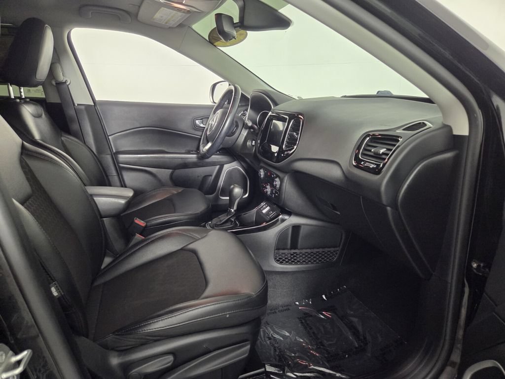 Used 2020 Jeep Compass Latitude FWD image 33
