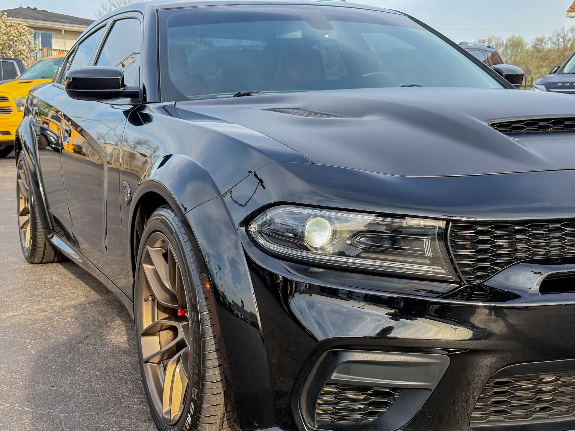 Used 2022 Dodge Charger SRT Hellcat w/ Carbon/Suede Interior Package RWD image 3