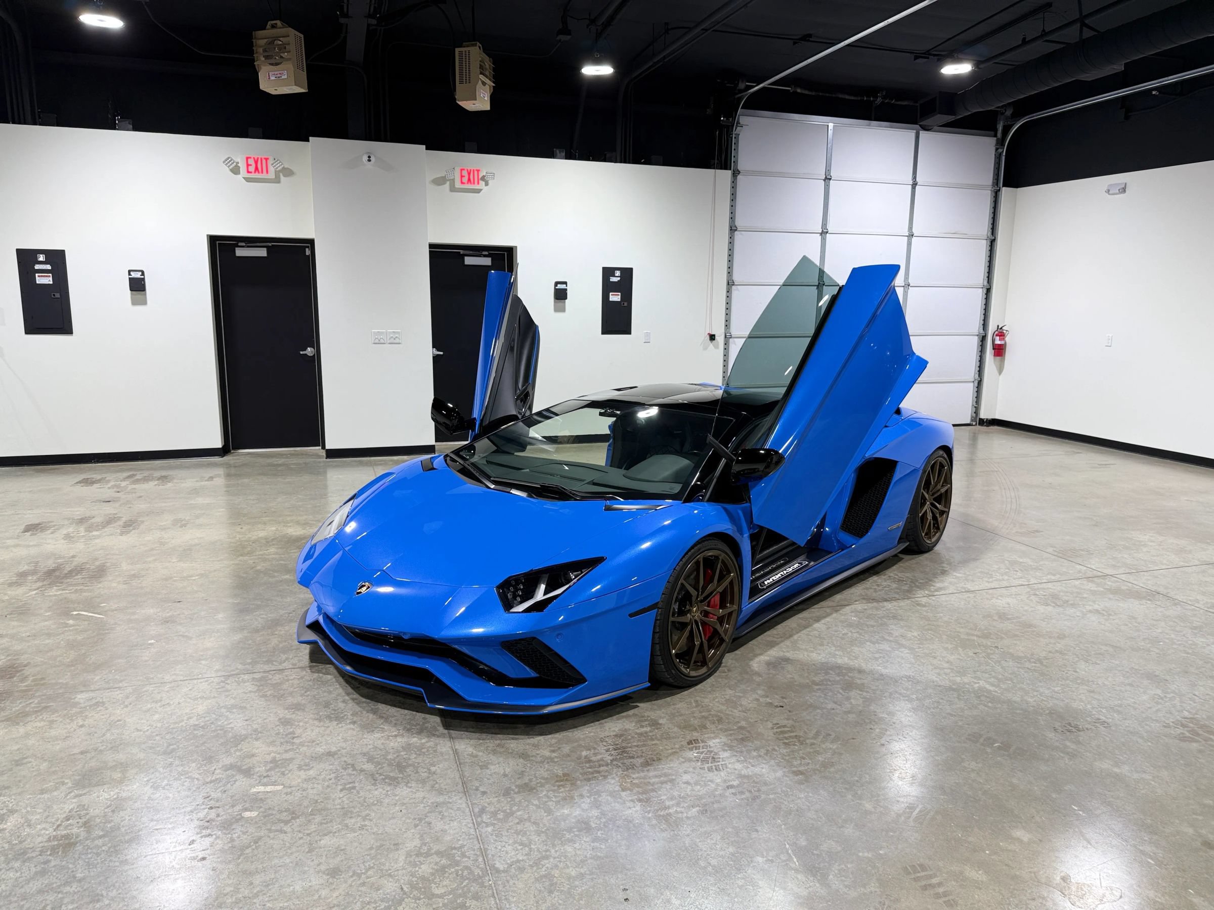 Used 2018 Lamborghini Aventador S AWD/4WD image 53