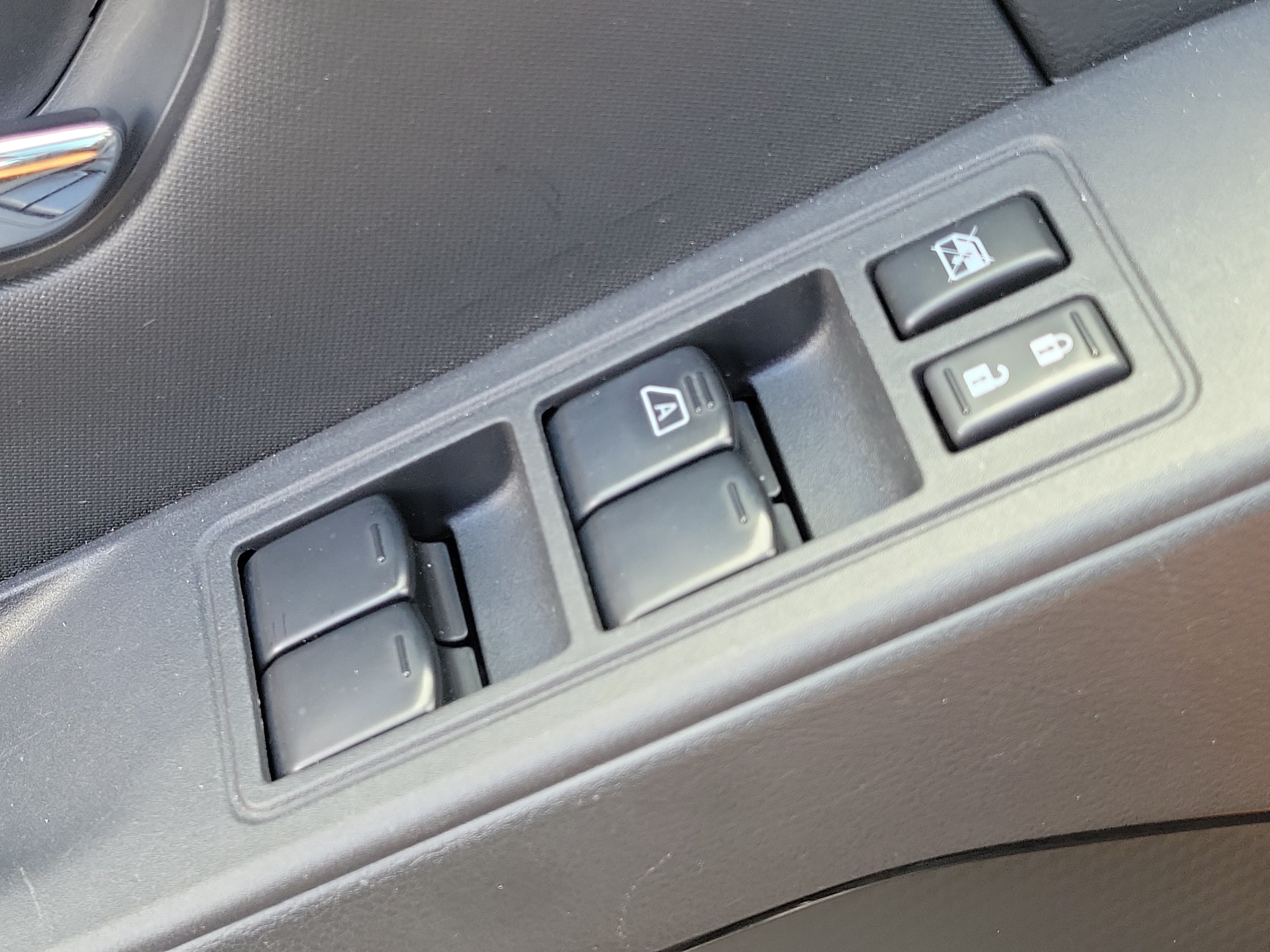 Used 2023 Nissan Frontier SV w/ Midnight Edition Package RWD image 32