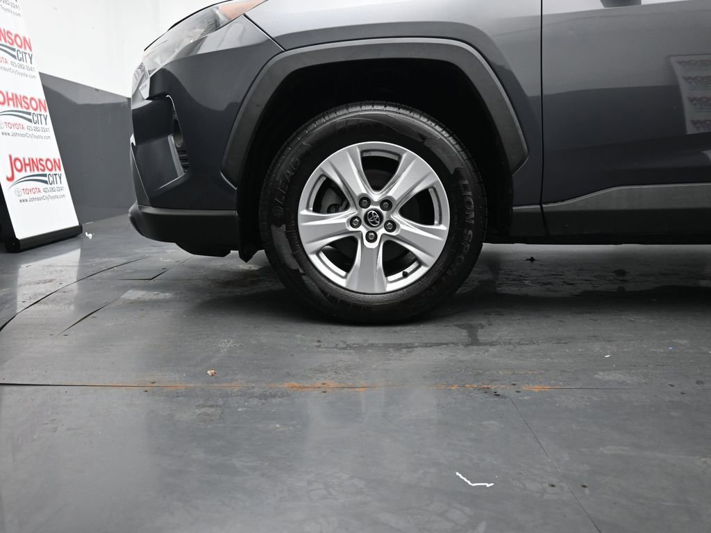 Used 2020 Toyota RAV4 XLE w/ Convenience Package FWD image 15