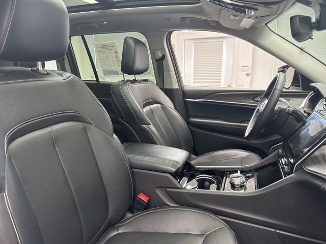 Used 2022 Jeep Grand Cherokee Limited image 10