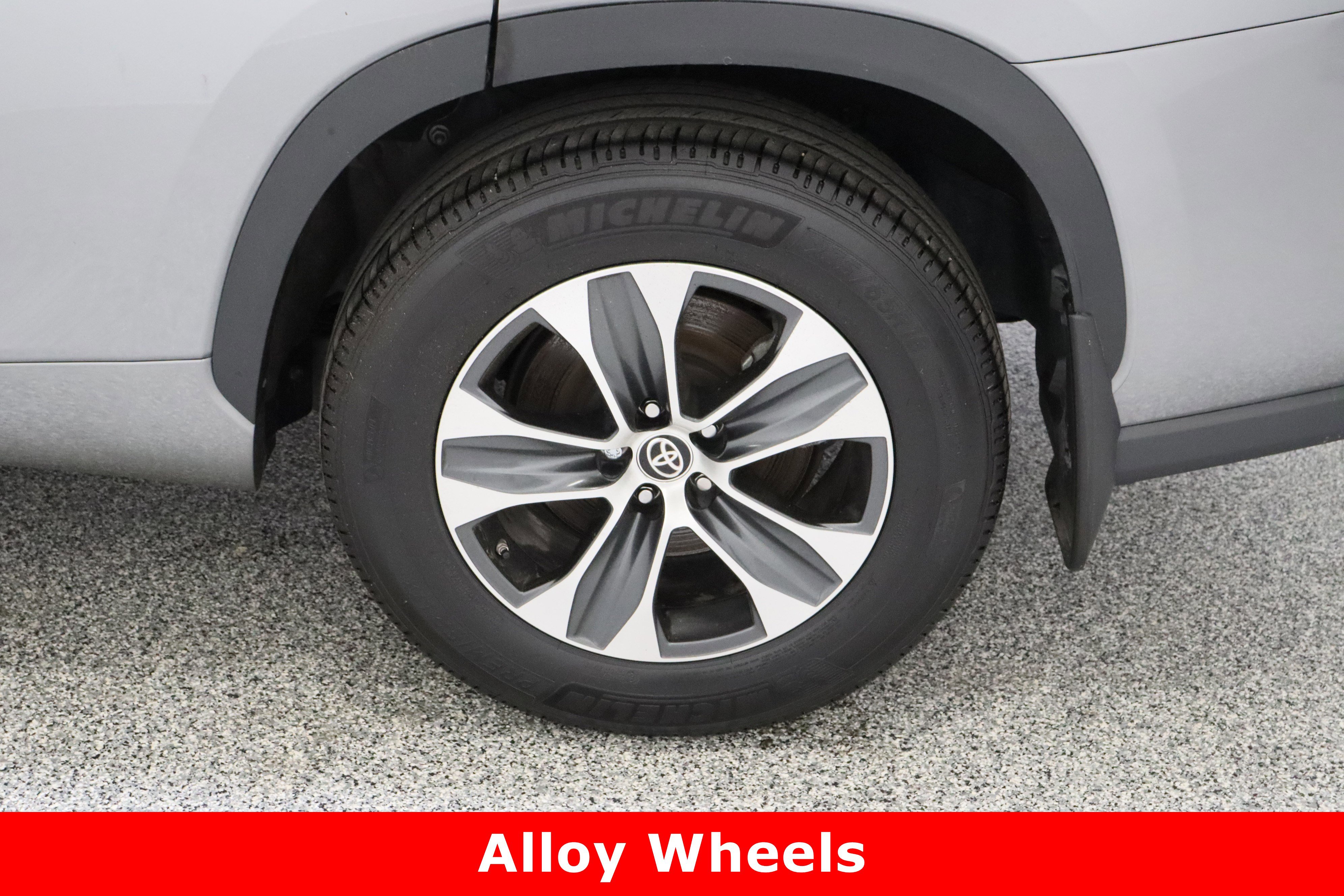 Certified 2025 Toyota Highlander XLE AWD/4WD image 10