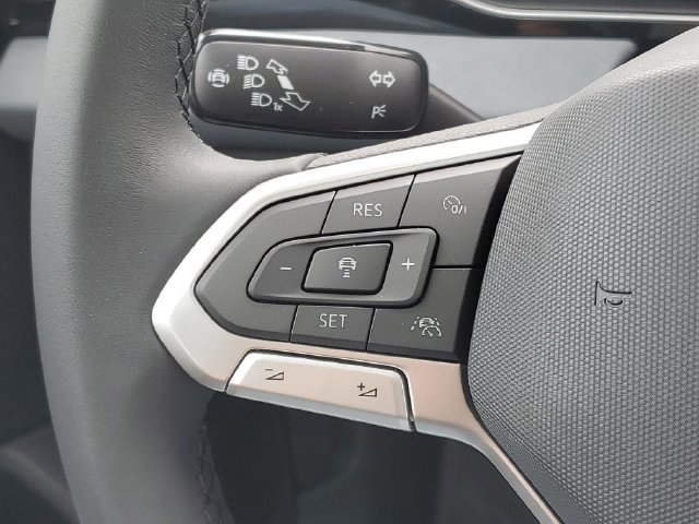New 2026 Volkswagen Jetta SE FWD image 14