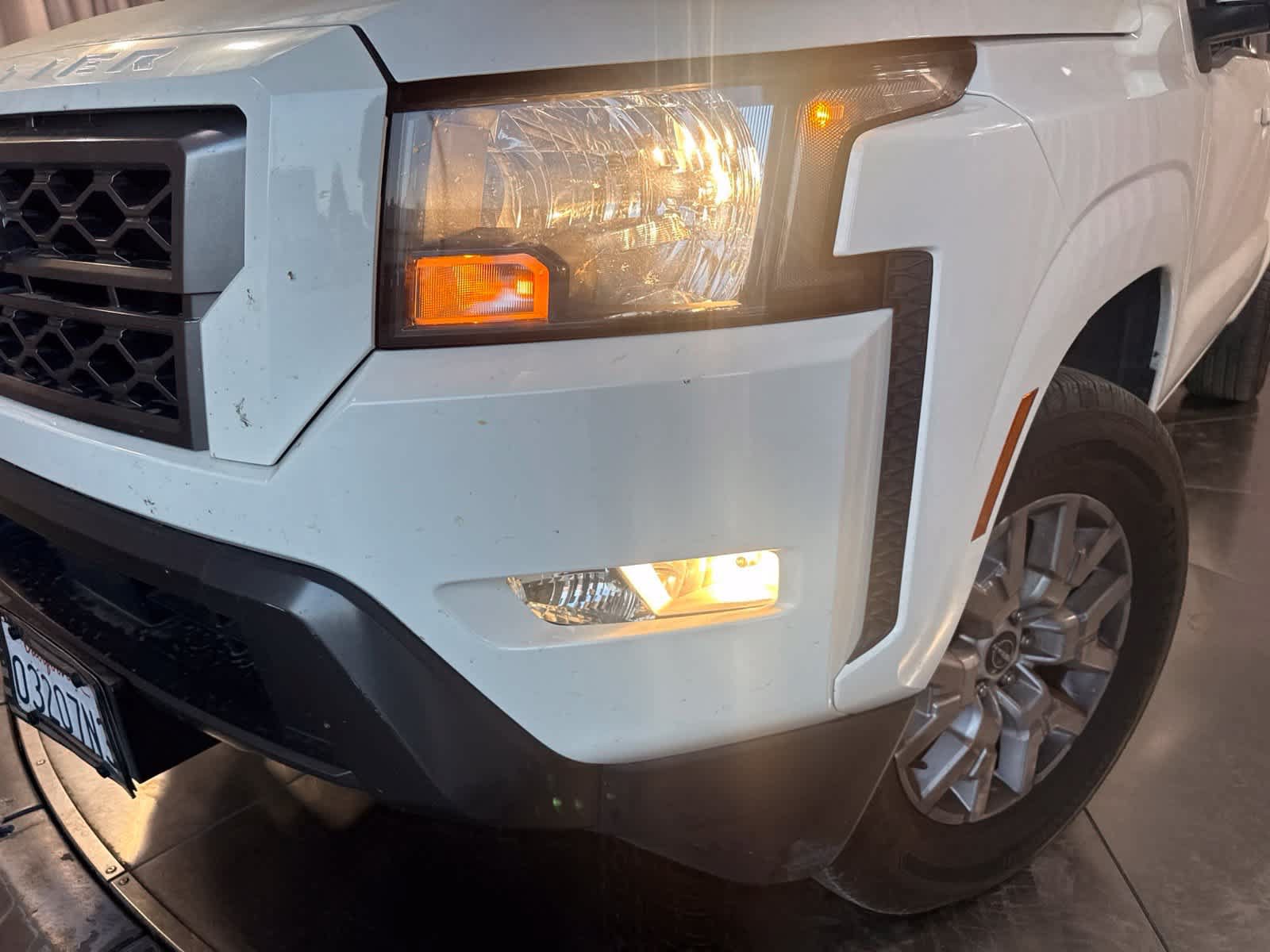Used 2022 Nissan Frontier SV RWD image 9