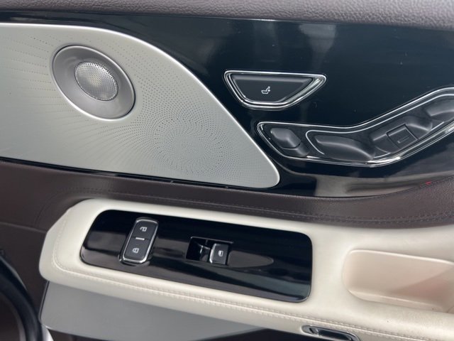 Certified 2023 Lincoln Aviator Black Label w/ Class IV Trailer Tow Package image 27