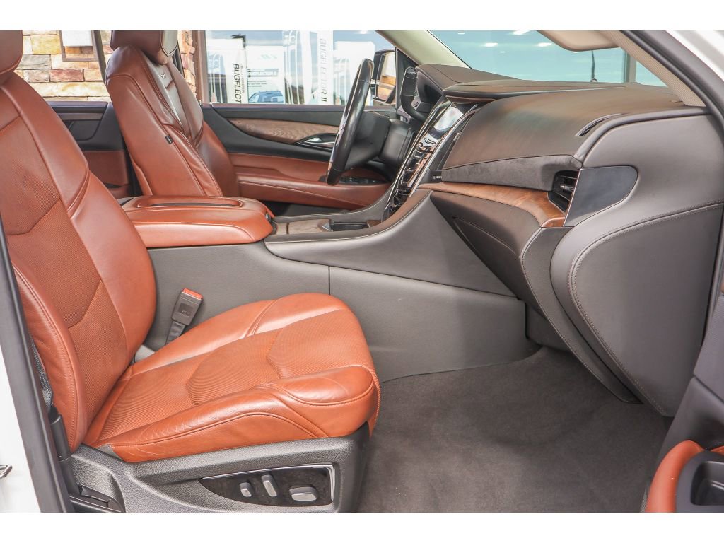 Used 2019 Cadillac Escalade Luxury image 14