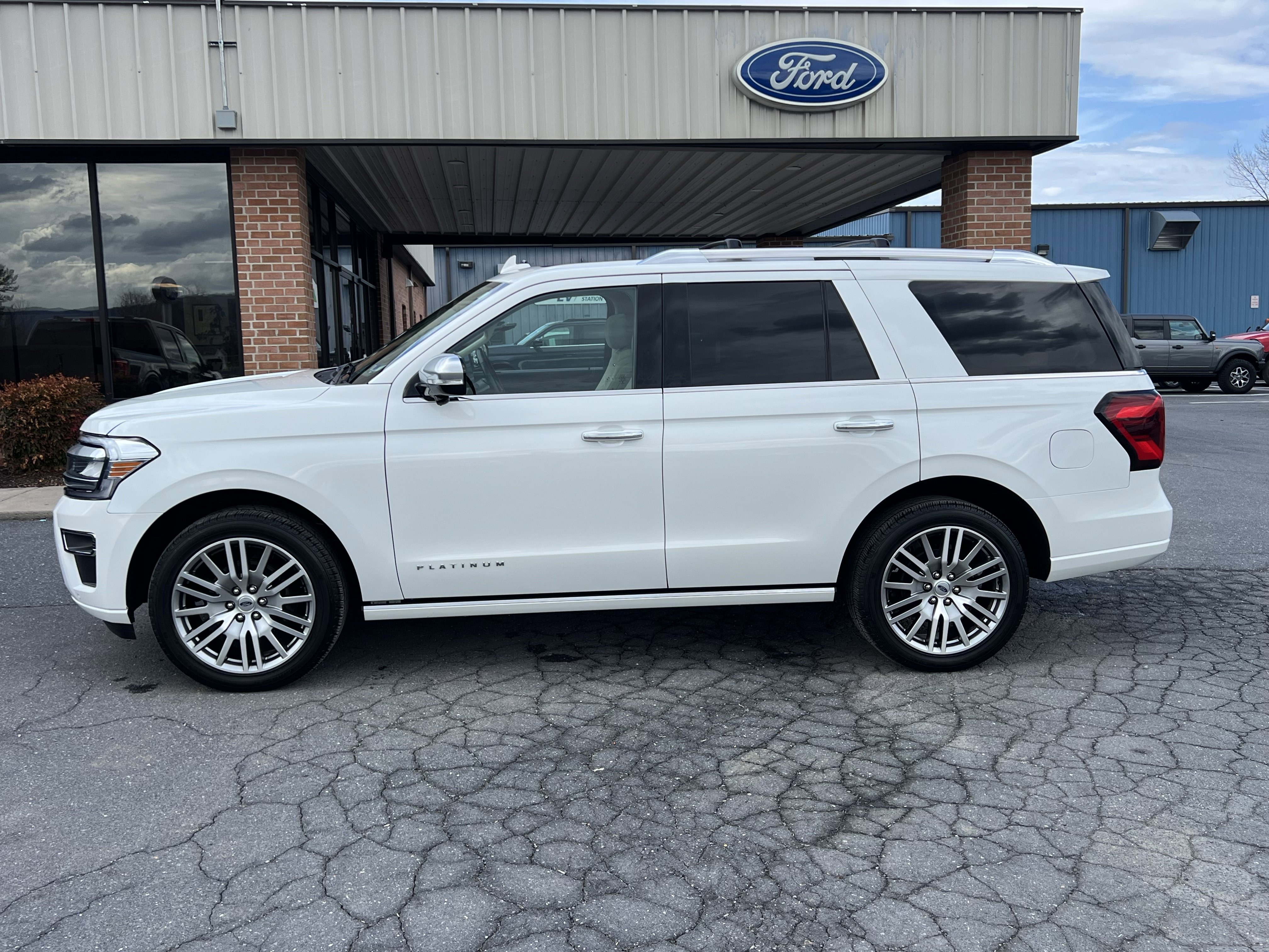 Used 2023 Ford Expedition Platinum