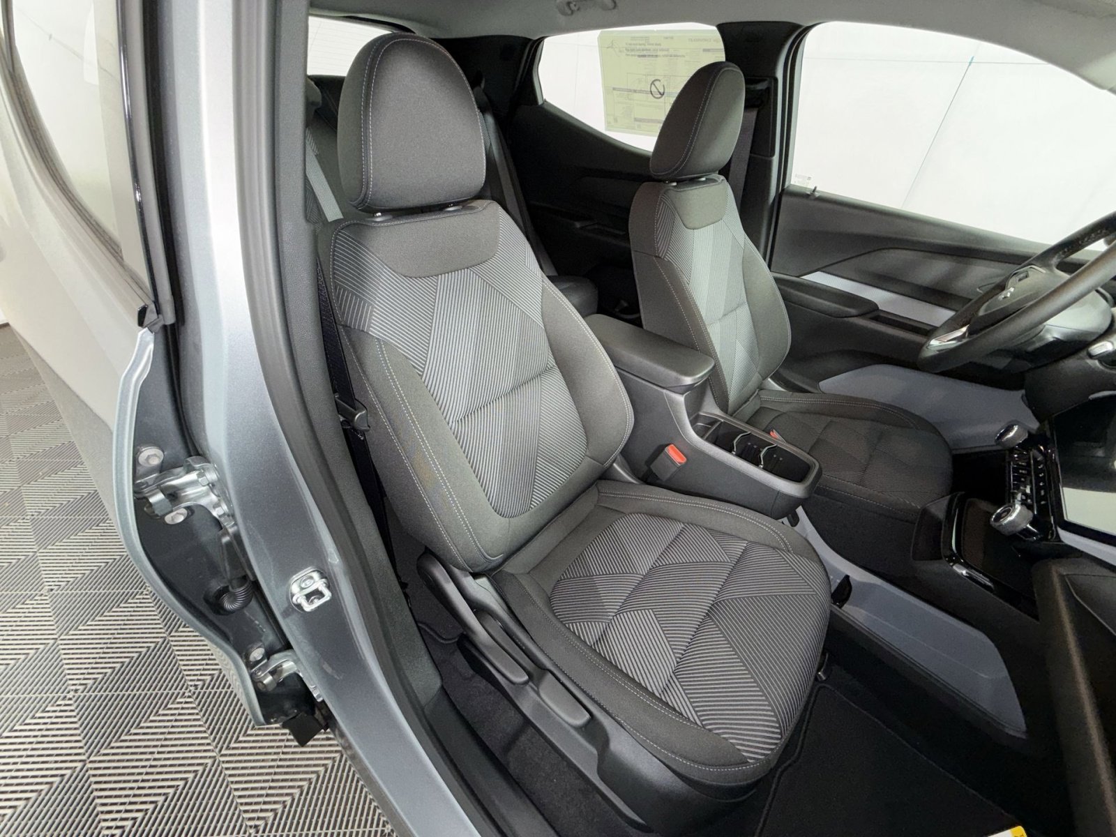 New 2027 Chevrolet Bolt LT w/ Comfort Package FWD image 26