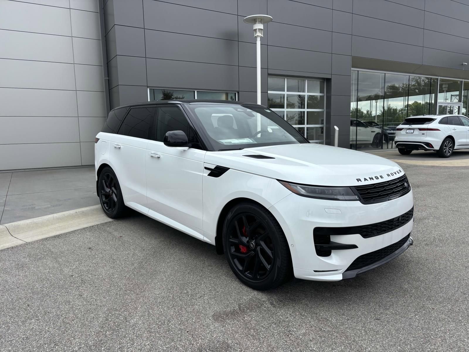 New 2025 Land Rover Range Rover Sport Dynamic SE image 3
