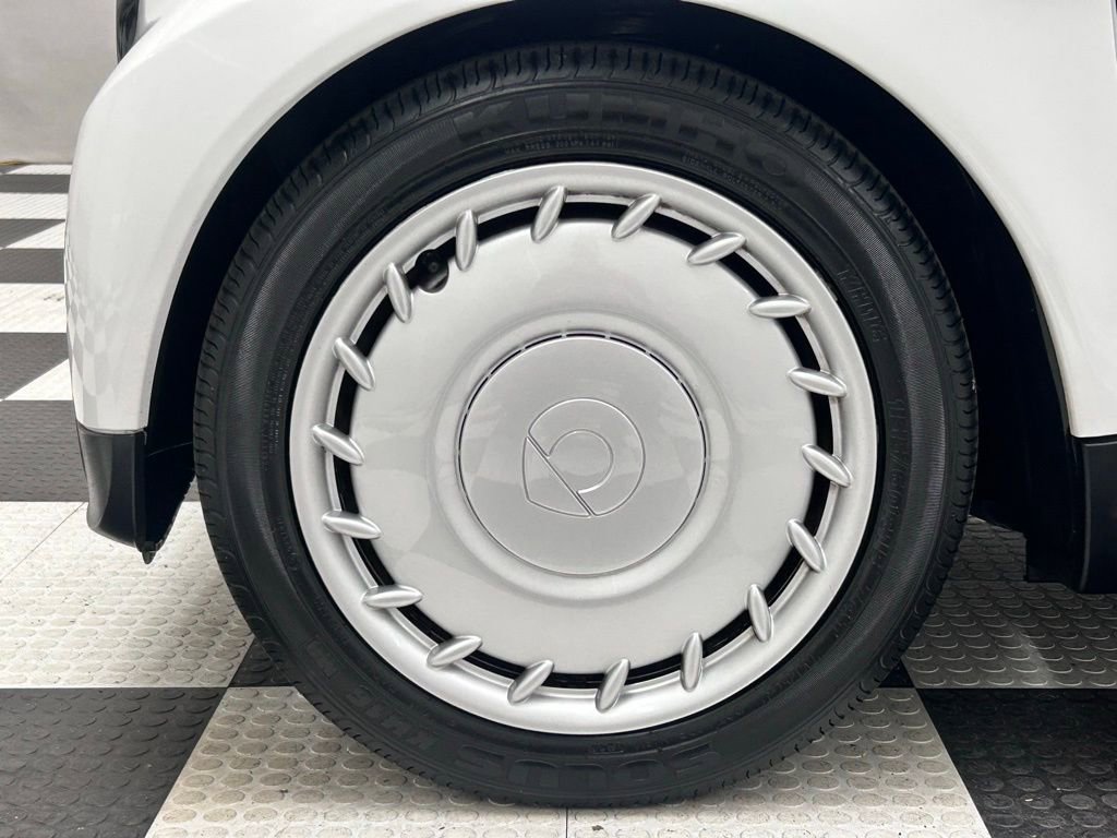 Used 2013 smart fortwo Coupe image 8