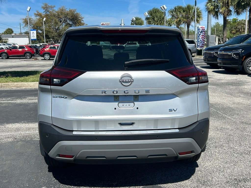 Used 2023 Nissan Rogue SV image 6