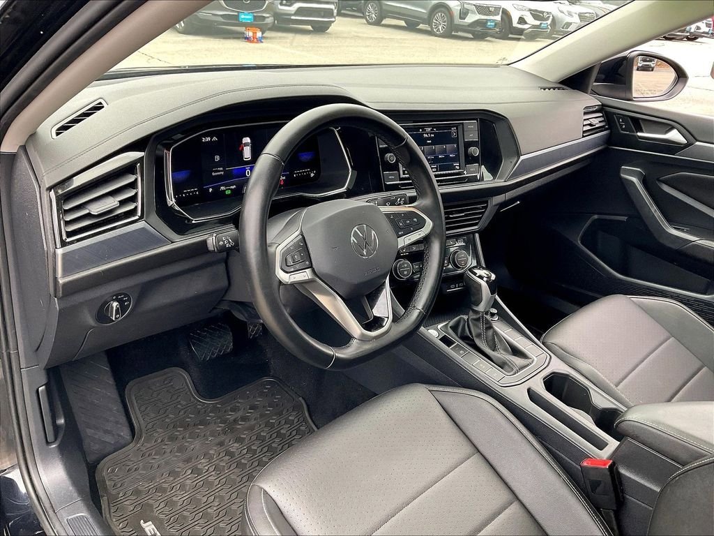 Used 2023 Volkswagen Jetta SE FWD image 8