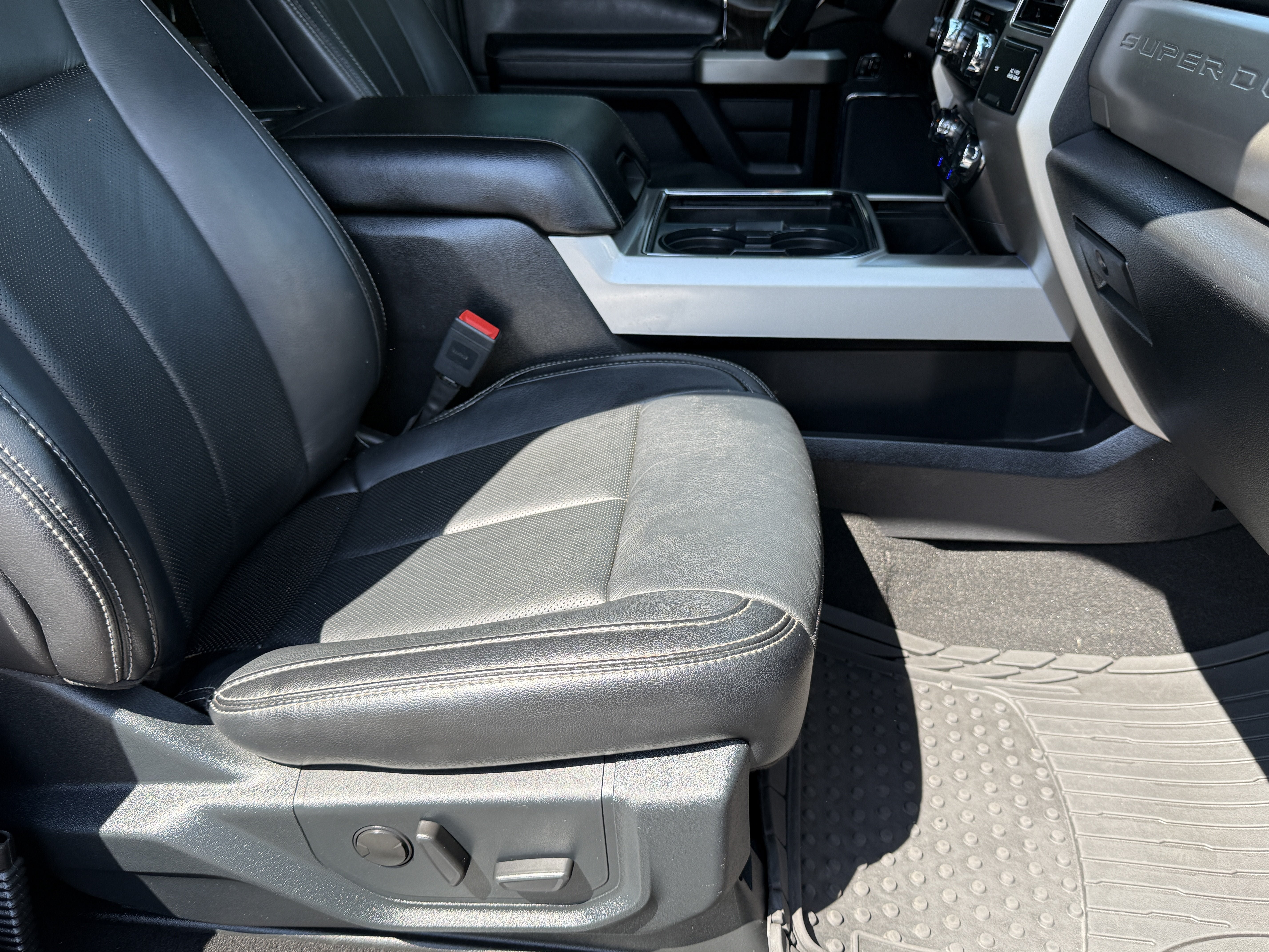 Used 2020 Ford F250 Lariat AWD/4WD image 14