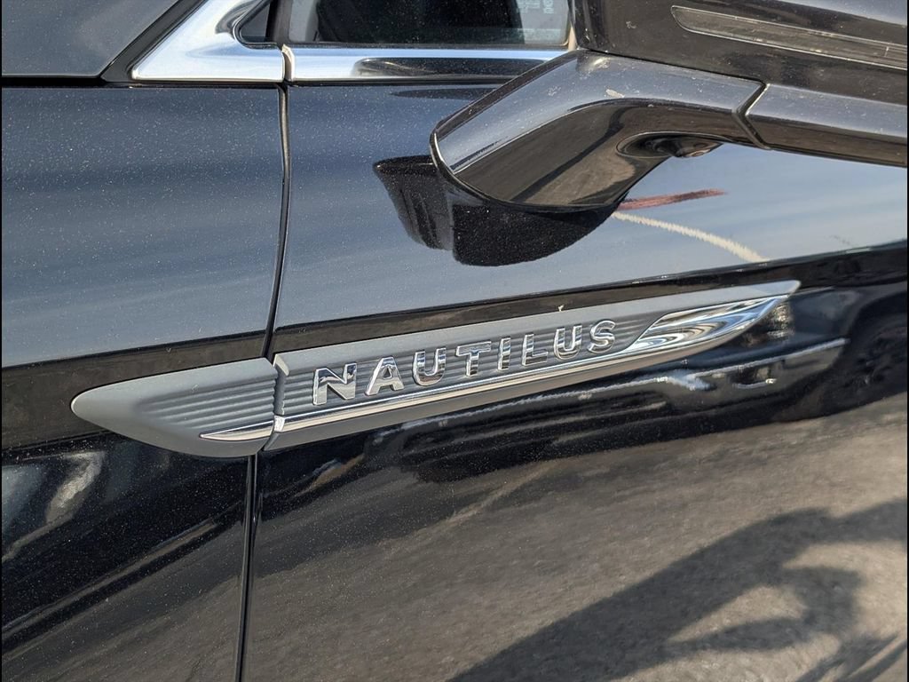 Used 2020 Lincoln Nautilus Reserve w/ Equipment Group 202A AWD/4WD image 23