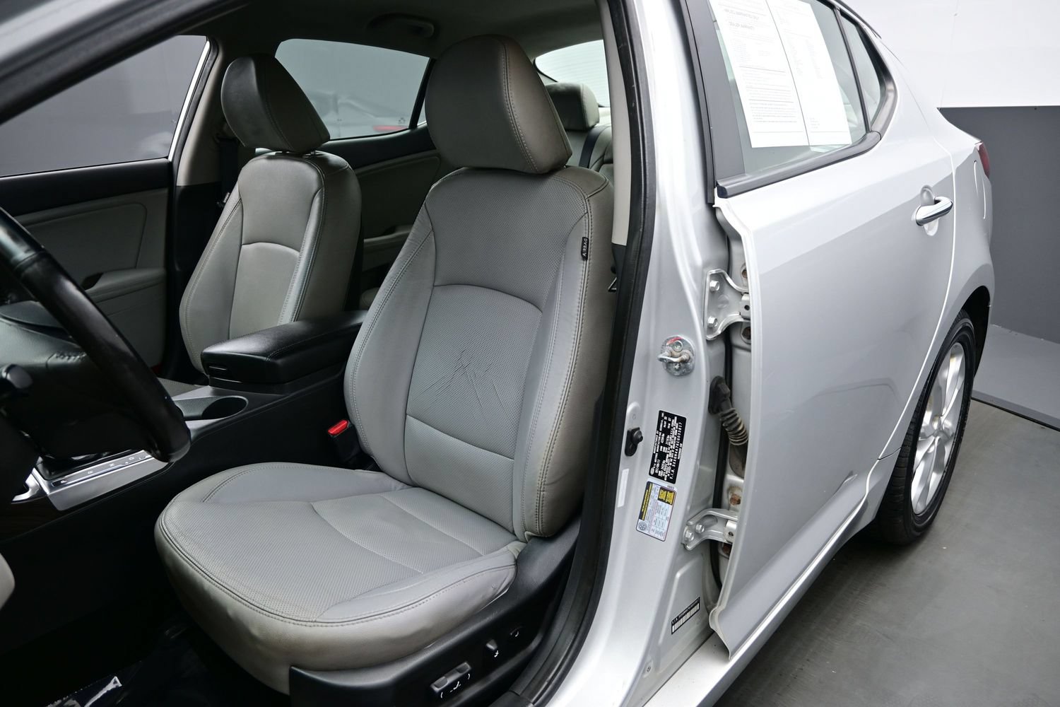 Used 2012 Kia Optima EX FWD image 9