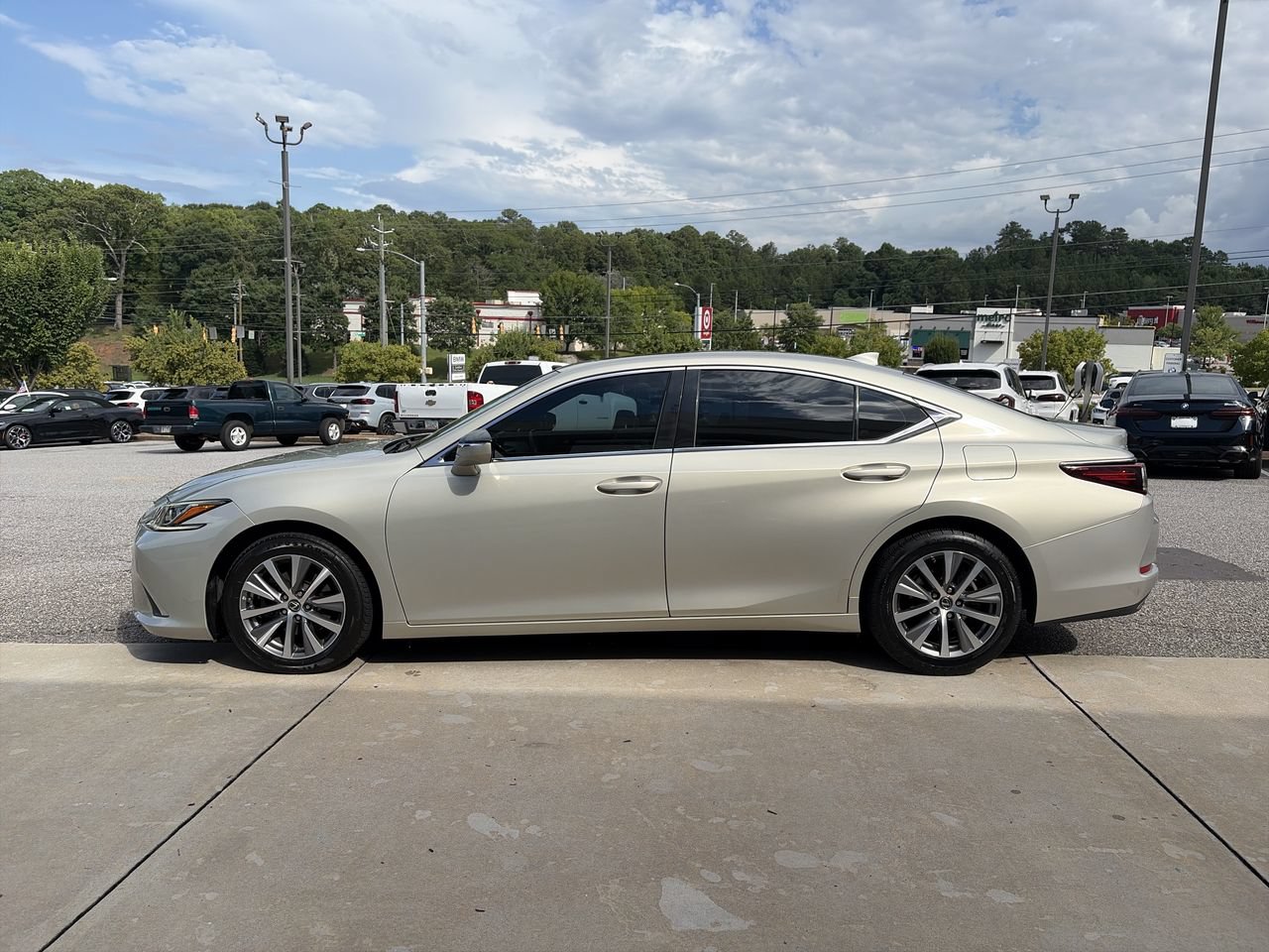 Used 2019 Lexus ES 350 w/ Premium Package FWD image 5