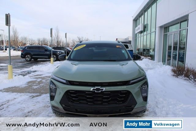 Used 2025 Chevrolet Trax ACTIV w/ Sunroof Package image 2