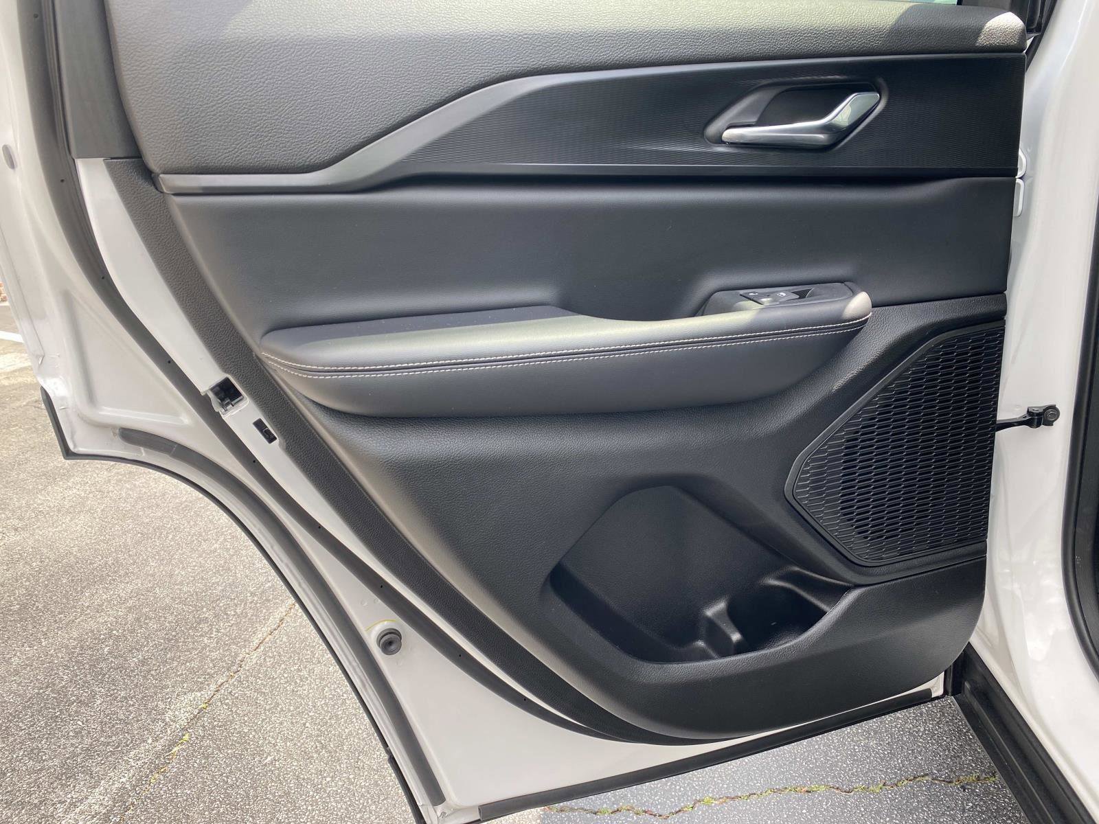 Certified 2024 Jeep Grand Cherokee Laredo X w/ Luxury Tech Group I image 18