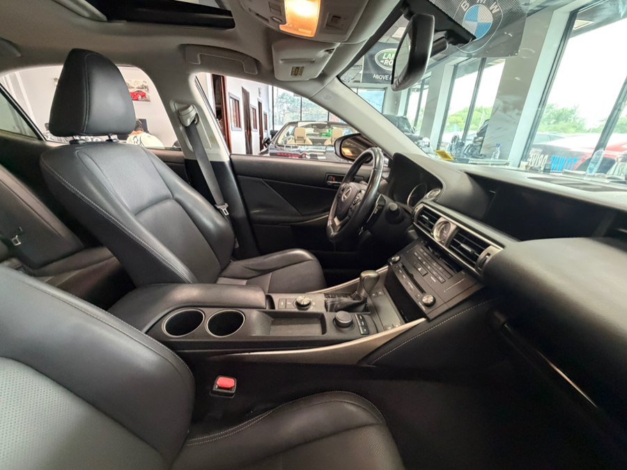 Used 2015 Lexus IS 250 w/ Premium Package RWD image 39