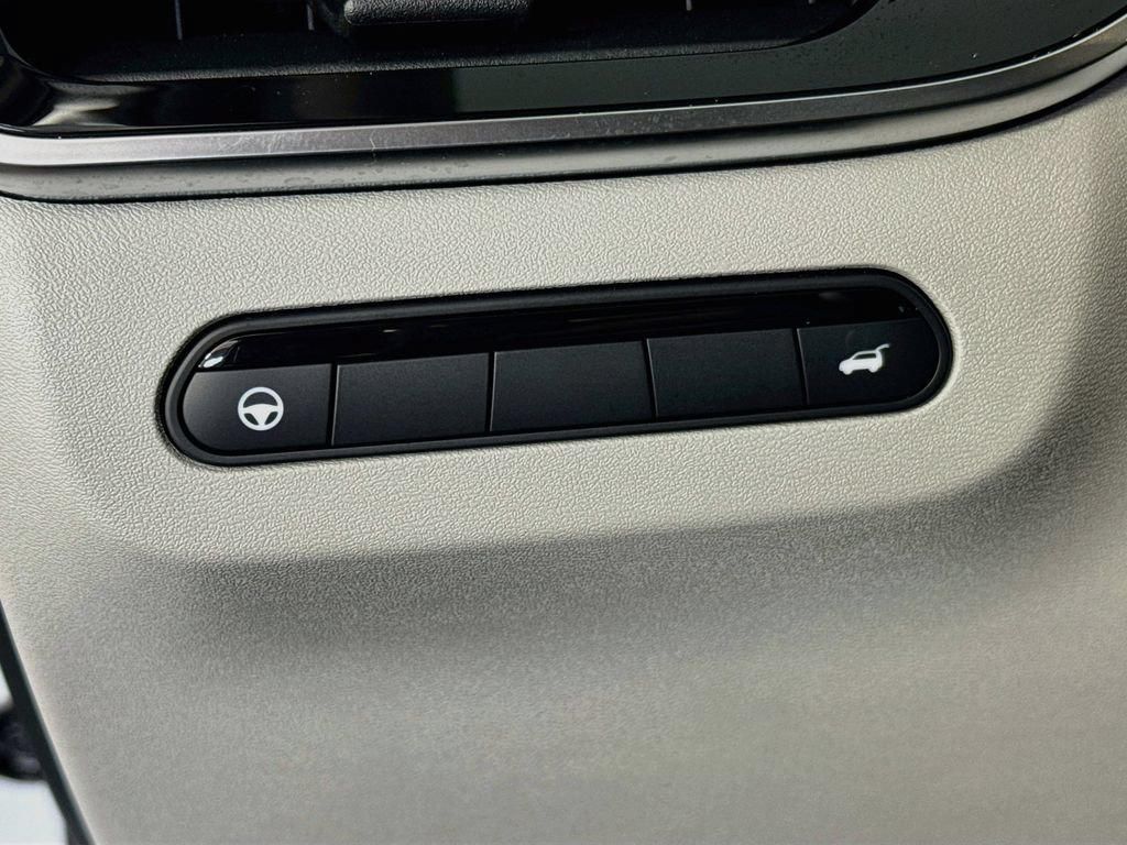 Used 2026 INFINITI QX60 Luxe w/ Cargo Package FWD image 10