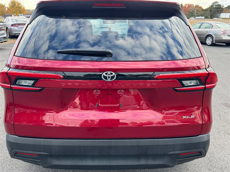 Used 2024 Toyota Grand Highlander XLE image 18