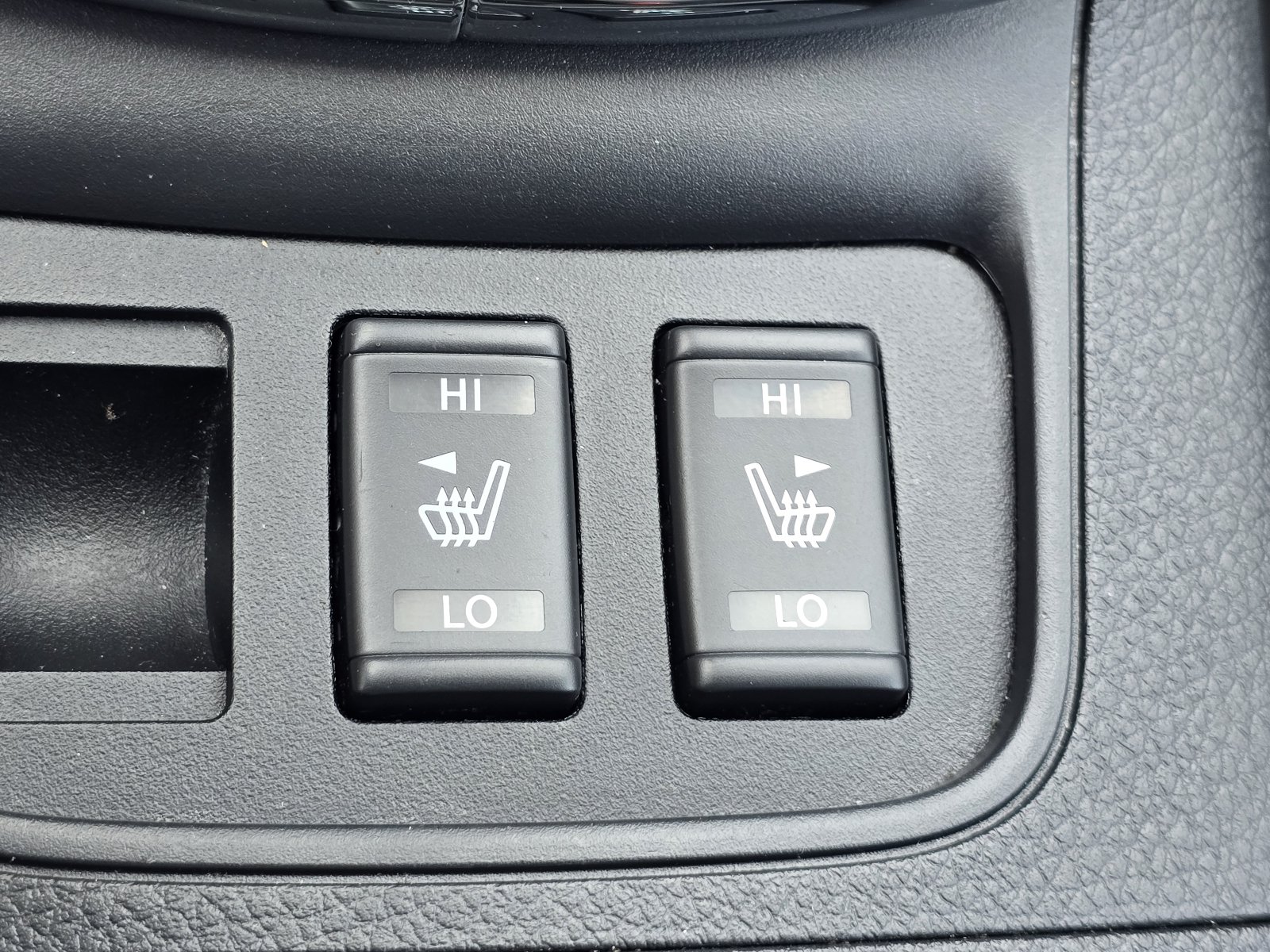 Used 2014 Nissan Sentra SL w/ Premium Package FWD image 19